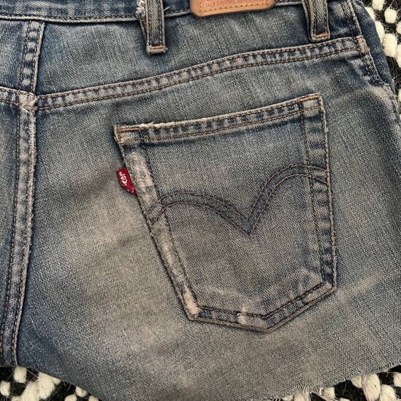 Vintage Levi Jeans cut off shorts - Picture 5 of 7